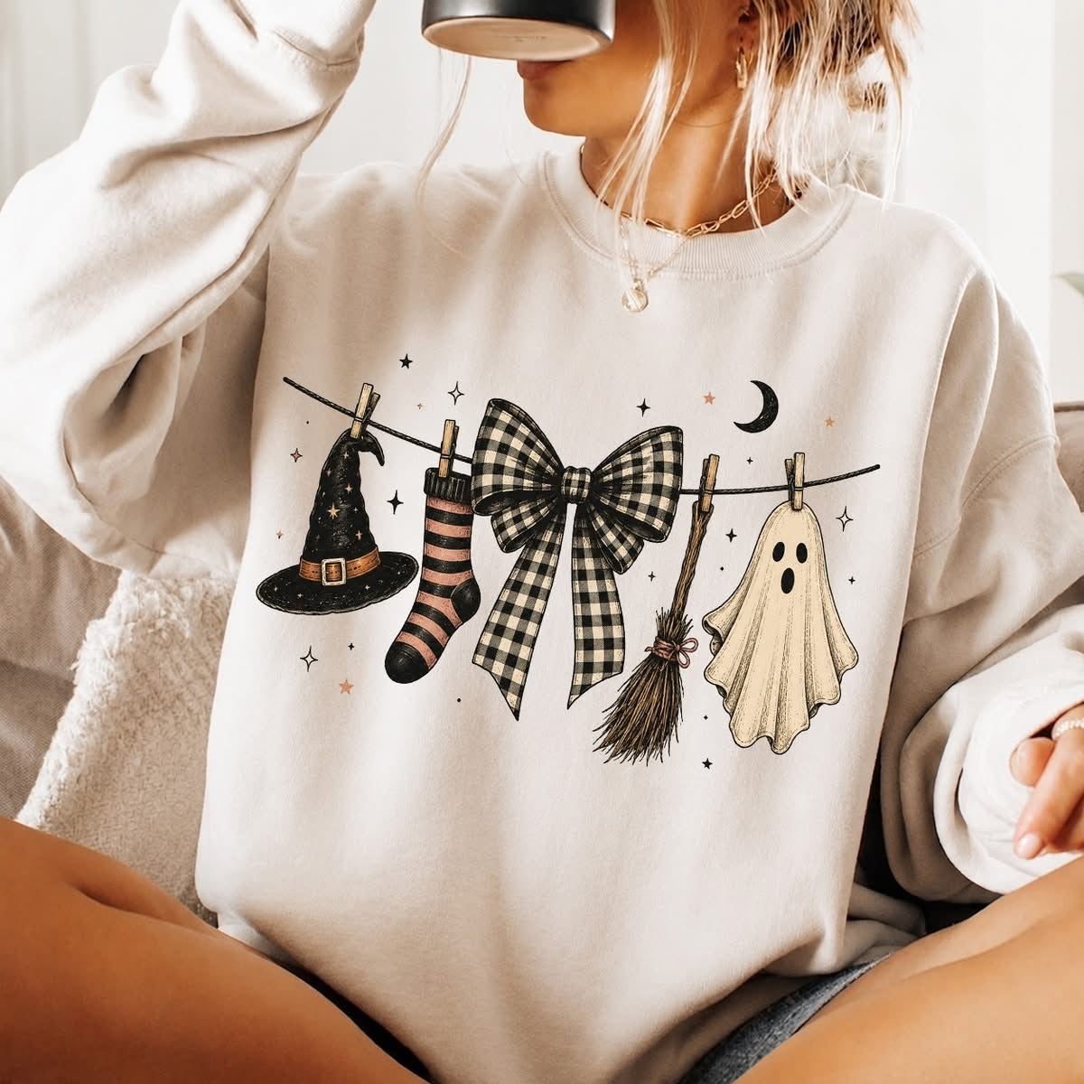 HALLOWEEN CLOTHESLINE Graphic T-shirt or Sweatshirt